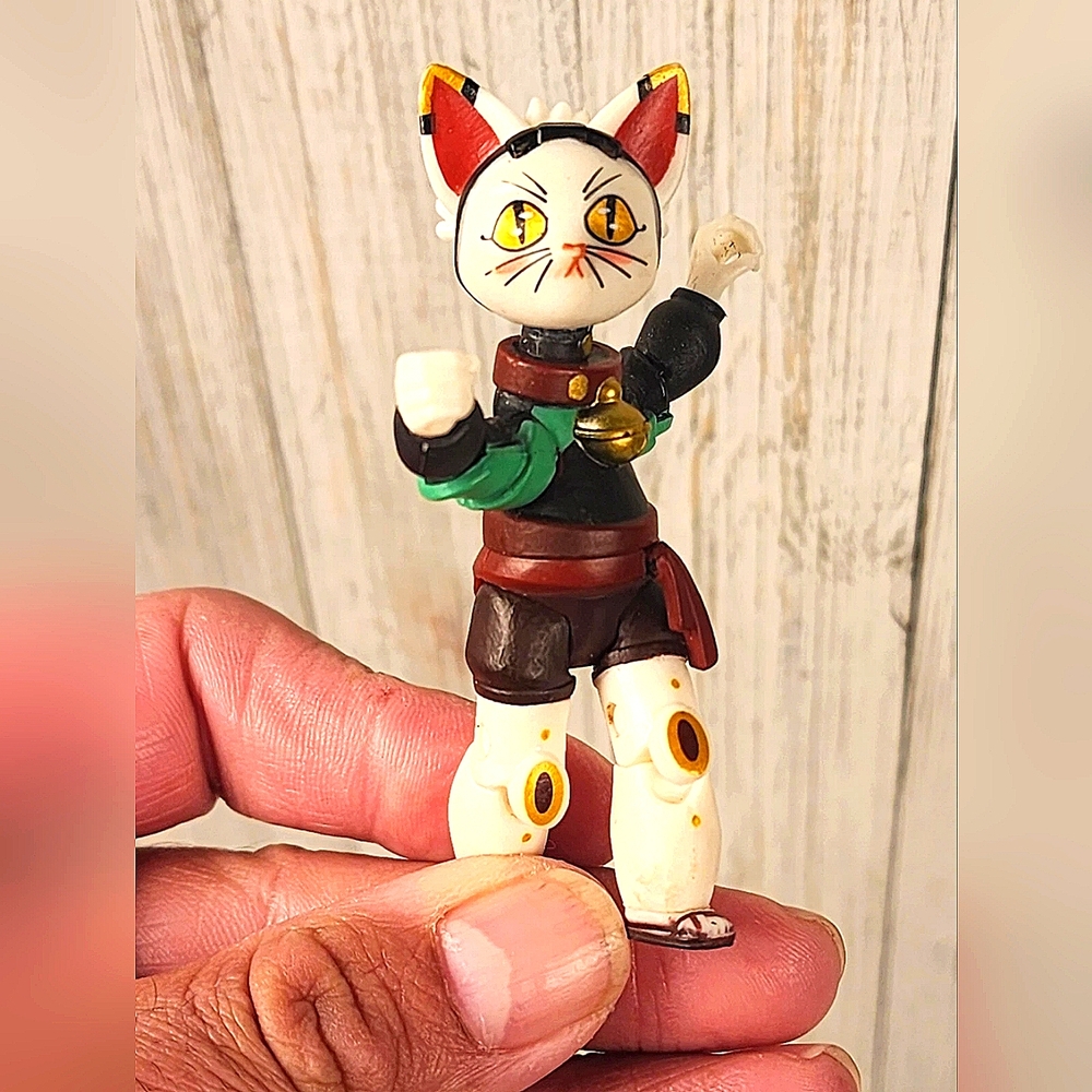 Roblox Lucky Gatito 3.75"  Posable Action Figure Detailed Armor Unboxed Kidcore